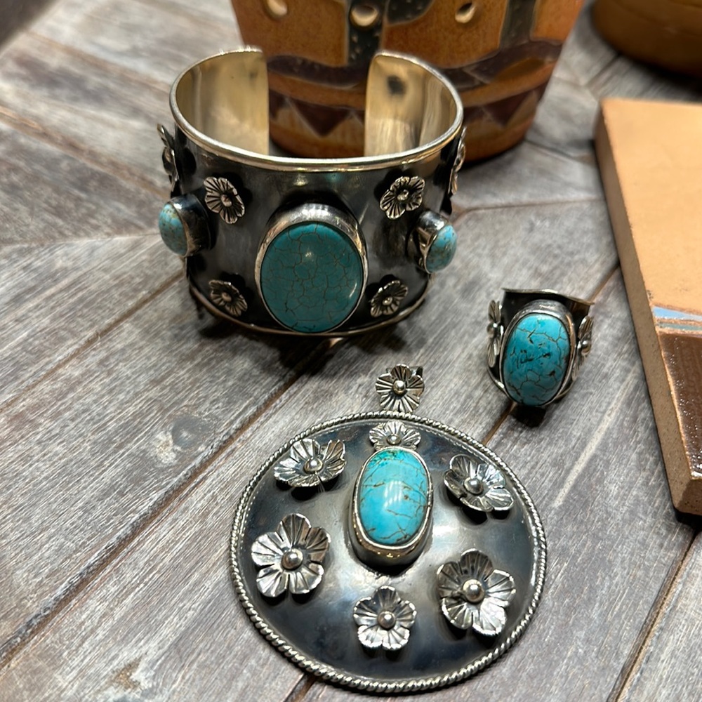 Stunning Sterling Silver & Turquoise Set From Mexico! 🩵